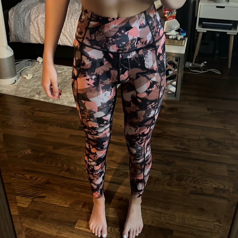 LULULEMON LEGGINGS NWOT perfect condition!!